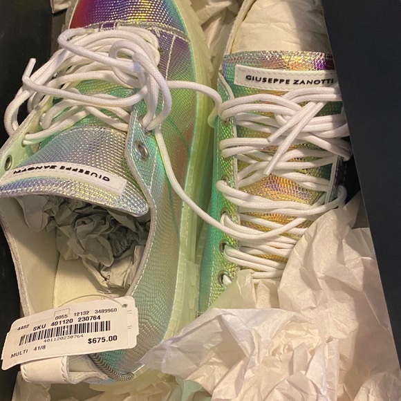 Designer shoes new in a box - Picture 3 of 5